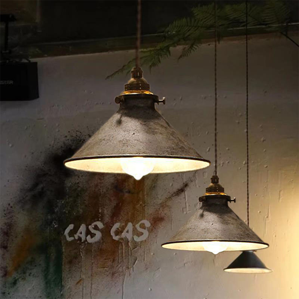 Retro Industrial Metal Fanale Pendant Light