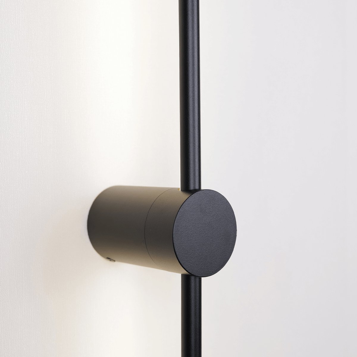 Nordic Light Stick – Minimalist Elegance with Versatile Illumination