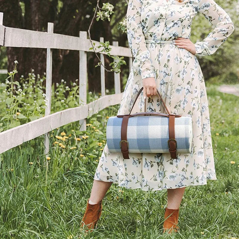 Compact Picnic Blanket – Blue